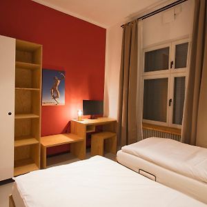 Schillinger-Berlin Am Tempelhofer Feld